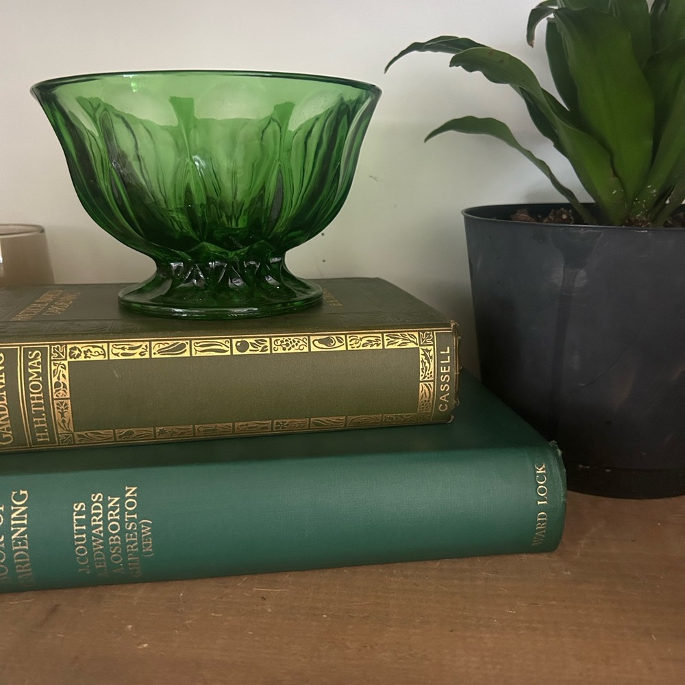 Vintage Anchor Hocking Footed Emerald Green thumbprint Fairfield candy dish bowl
